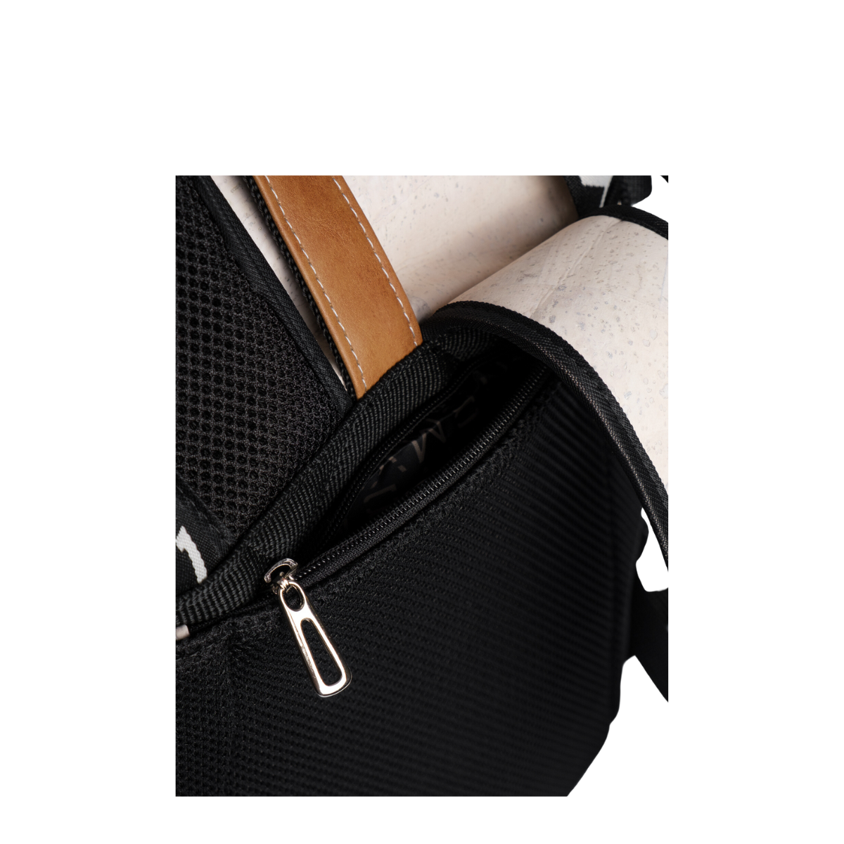 Xplorer vegan backpack for travel white